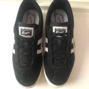 Onitsuka Tiger women’s stickers mexico collection